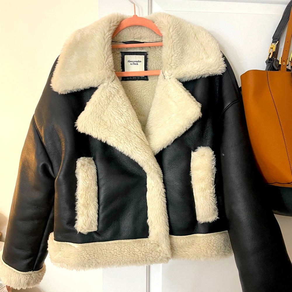 Abercrombie Sherpa jacket size S